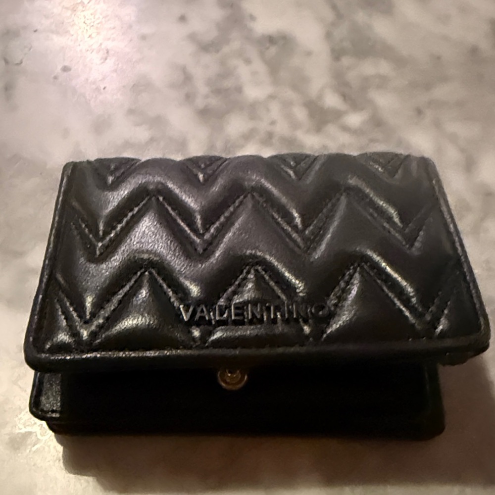 Valentino Black Wallet with Gold Detail - Picture 4 of 6